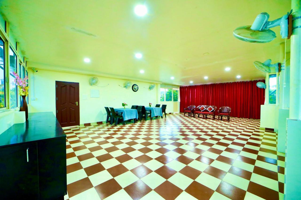 Royale Living Spaces - Luxury Serviced होटल के अलावा Thiruvananthapuram