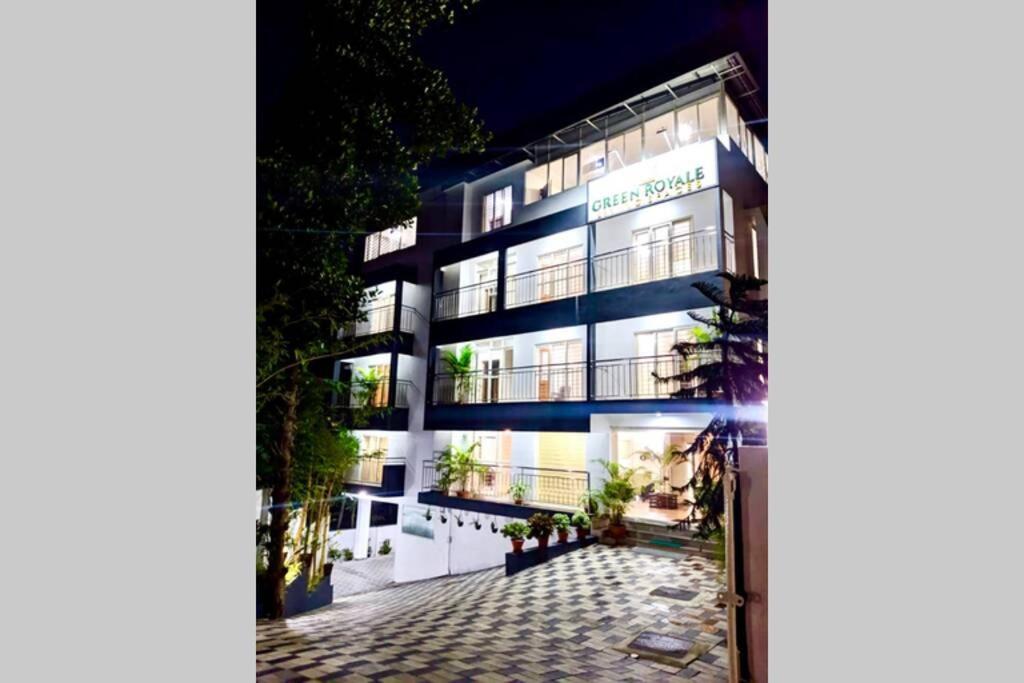 Royale Living Spaces - Luxury Serviced होटल के अलावा