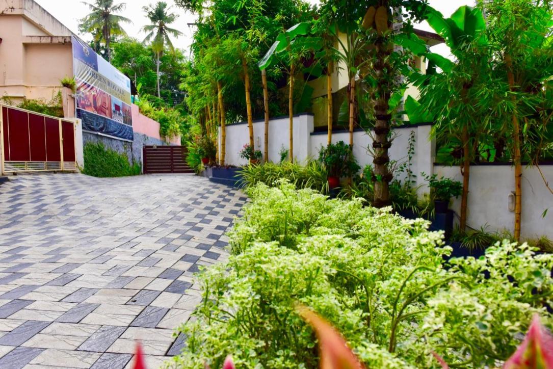 होटल के अलावा Royale Living Spaces - Luxury Serviced