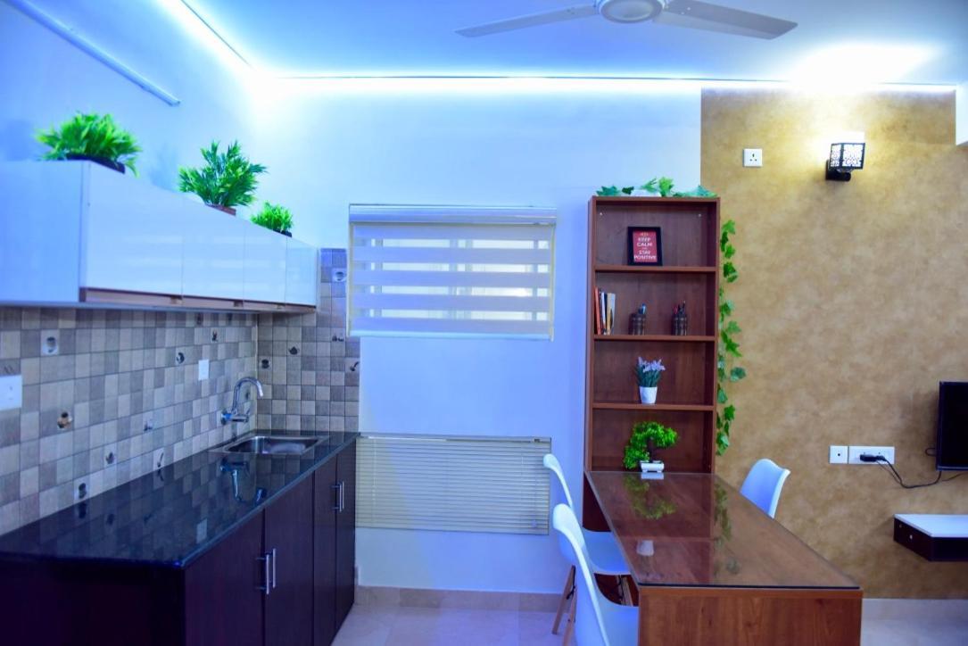 Royale Living Spaces - Luxury Serviced होटल के अलावा